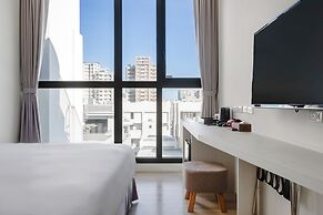 CHECK inn Express Taichung Fuxing