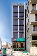 CHECK inn Express Taichung Fuxing