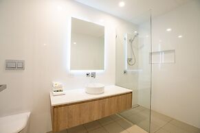 Iconic Kirra Beach Resort