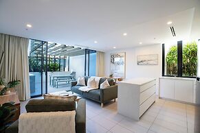 Iconic Kirra Beach Resort