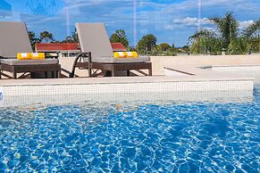 Iconic Kirra Beach Resort