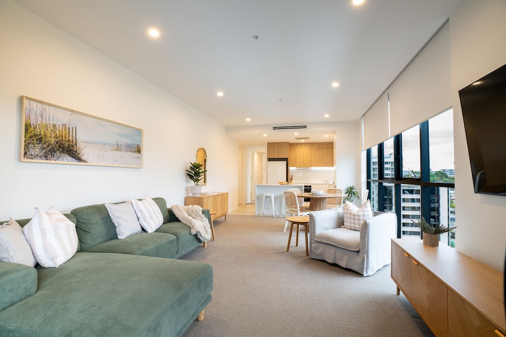 Iconic Kirra Beach Resort