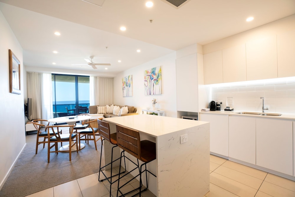 Iconic Kirra Beach Resort