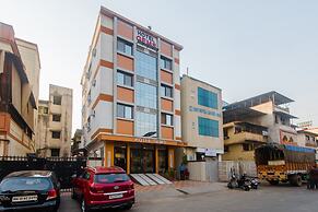 OYO 13511 Hotel Gems