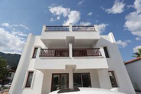 Alp Suites Limon