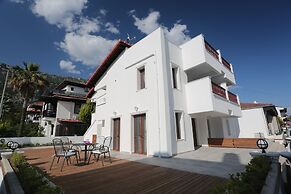 Alp Suites Limon