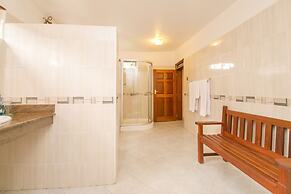 Green Hills Hotel