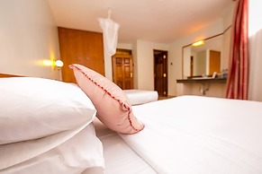 Green Hills Hotel