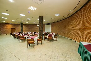 Green Hills Hotel