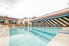 Green Hills Hotel