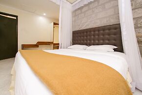 Green Hills Hotel