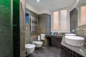 GCF Luxury Suites, Guest House