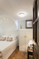 Traditional Inn Pirethron