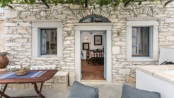 Traditional Inn Pirethron