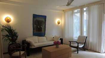 White Elephant Sea & Art Lodge