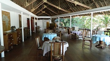 White Elephant Sea & Art Lodge