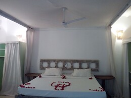 White Elephant Sea & Art Lodge
