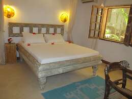 White Elephant Sea & Art Lodge
