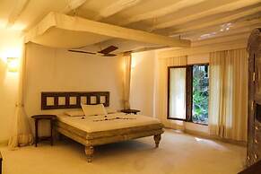 White Elephant Sea & Art Lodge