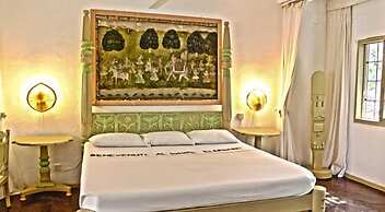 White Elephant Sea & Art Lodge