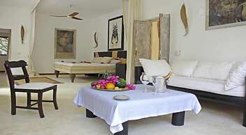 White Elephant Sea & Art Lodge