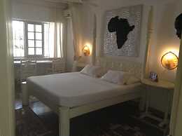 White Elephant Sea & Art Lodge