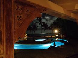White Elephant Sea & Art Lodge