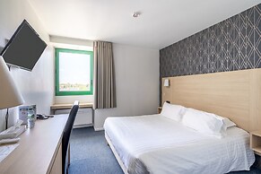 Cit' Hôtel la Pyramide