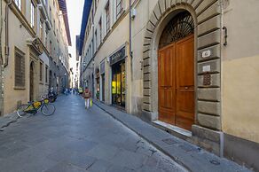 Borgo Albizi 6