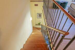 Borgo Albizi 6