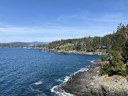 SookePoint Ocean Cottage Resort