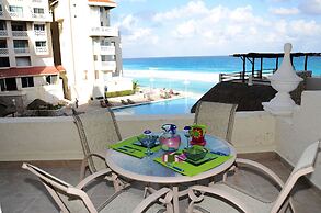 AR Cancun Plaza