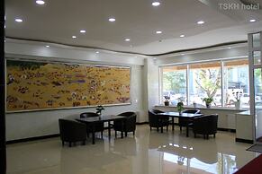 Tsetsen Khangai Hotel