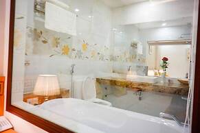 Nu Hoang Hotel