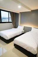 Lux Rooms Night Bazaar