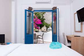 Tristhenia Hotel
