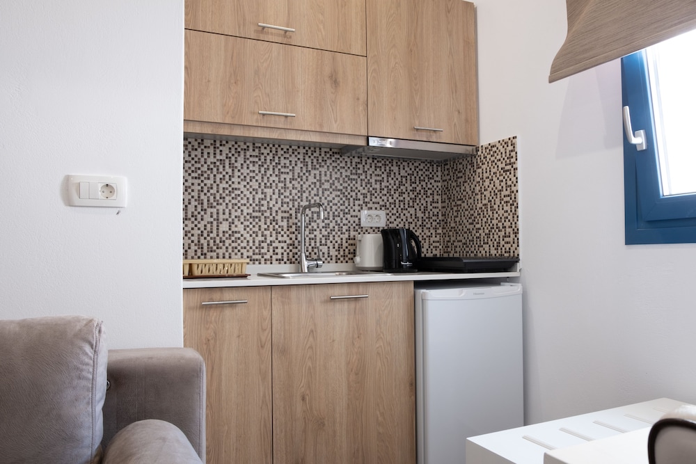 Tristhenia Hotel