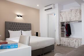 Tristhenia Hotel