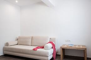 Tristhenia Hotel