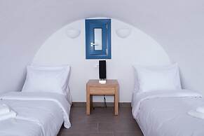 Tristhenia Hotel