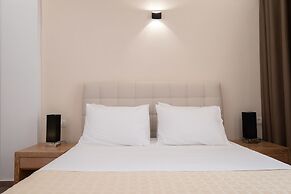 Tristhenia Hotel