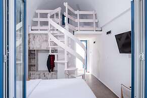 Tristhenia Hotel