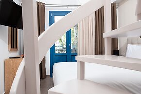 Tristhenia Hotel