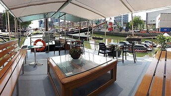 Rooms on Water