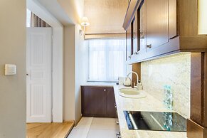 MR 3 Apartments