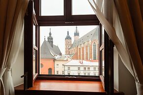 MR 3 Apartments