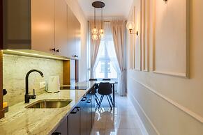 MR 3 Apartments