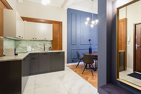 MR 3 Apartments