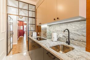 MR 3 Apartments