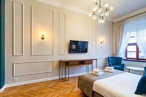 MR 3 Apartments